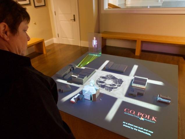 Mayor hologram gives tour on 3D map table